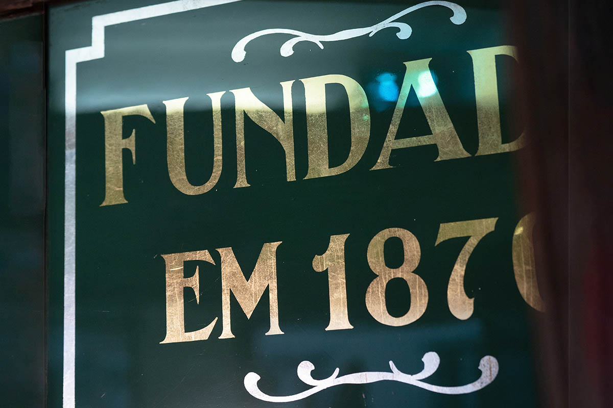 Private dining setup at O Palmeiral restaurant, Príncipe Real, Lisbon — candlelit table for a group event