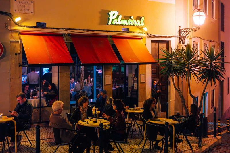 Esplanada do O Palmeiral ao entardecer